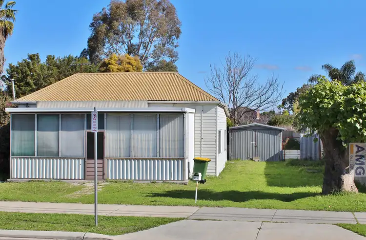 213 Sevenoaks Street, Cannington WA 6107