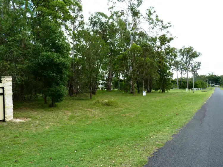 4 Lorikeet Drive, Burrum Heads QLD 4659