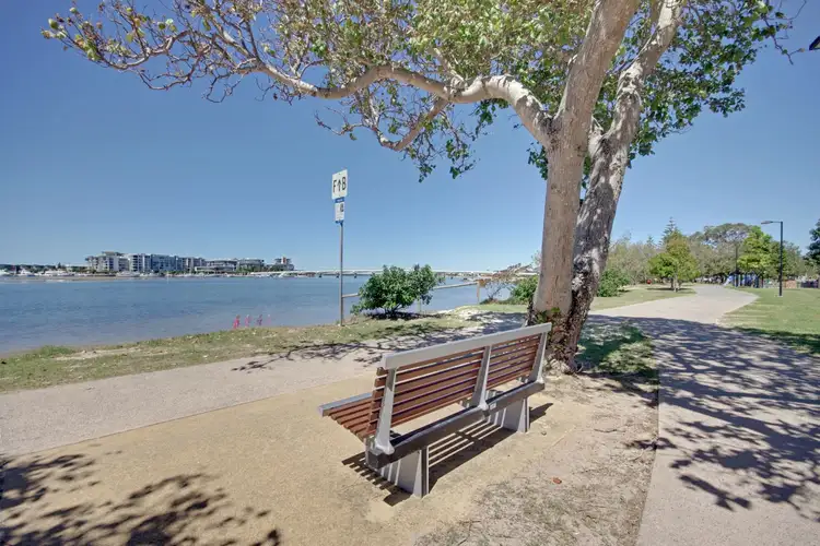 Unit 1/8 Nankeen Avenue, Paradise Point QLD 4216