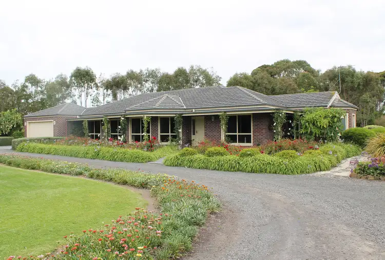 153 Caledonian Hill Road, Bolwarra VIC 3305