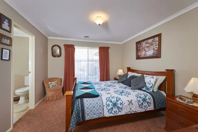 Sixth view of Homely house listing, 2 Paradise Ct, Kialla VIC 3631