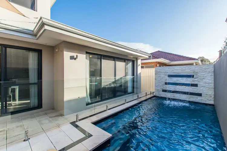 10 Bryanston Pass, Madeley WA 6065