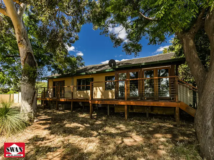11 James St, Swan View WA 6056