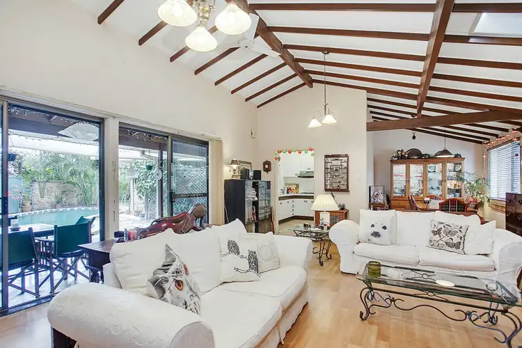 18 Bradley Avenue, Miami QLD 4220