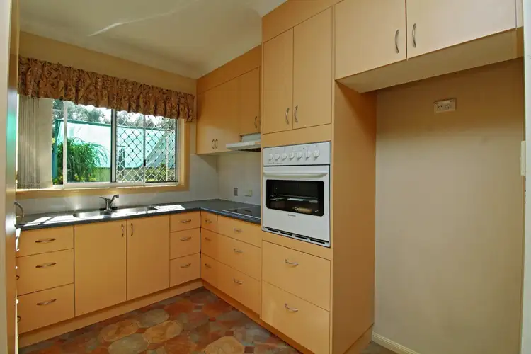 Sixth view of Homely unit listing, 2/2 Bell Pl, Warwick QLD 4370