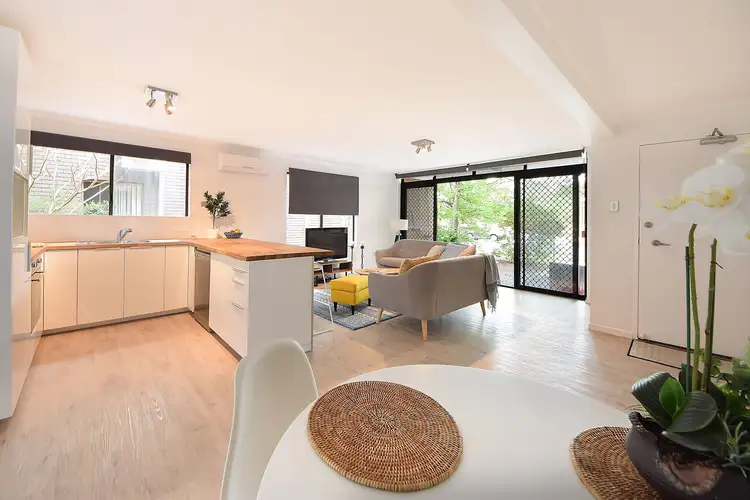 3/50 Oceanic Drive, Mermaid Waters QLD 4218