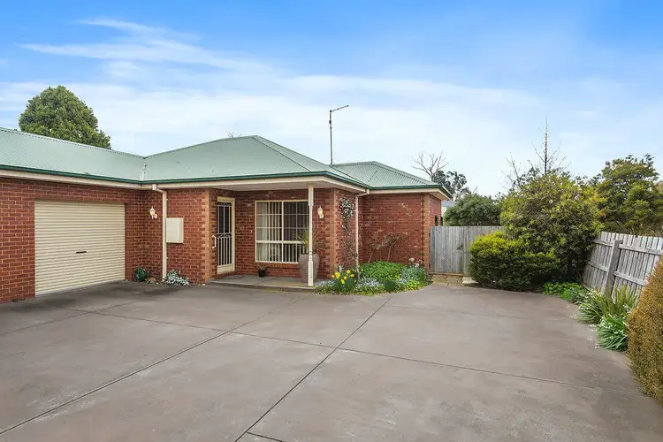 Second view of Homely unit listing, 2/22 Howey St, Gisborne VIC 3437