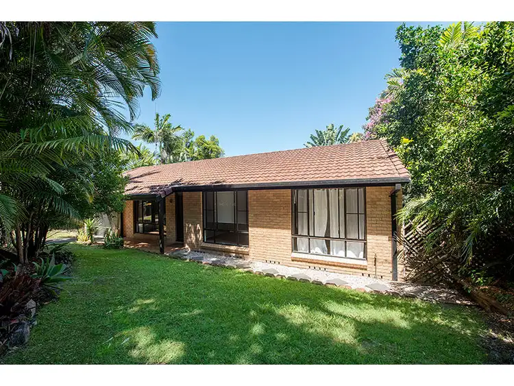 8 Gira Place, Ocean Shores NSW 2483