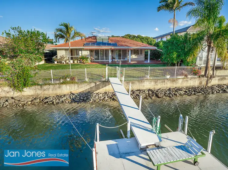 4 Madeleine Court, Newport QLD 4020