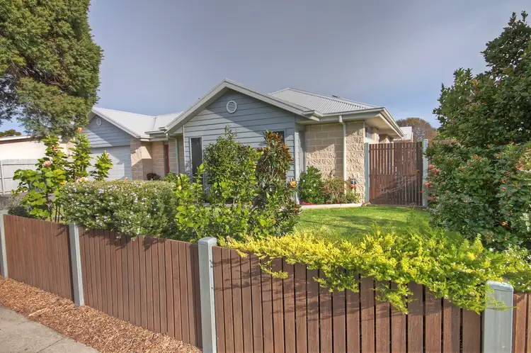 17 Wellington St, Paynesville VIC 3880