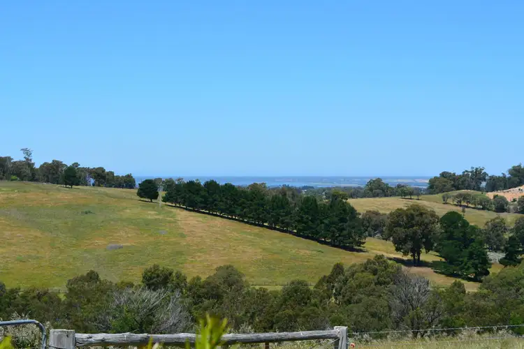 5 Pheasant Track, Granite Rock VIC 3875