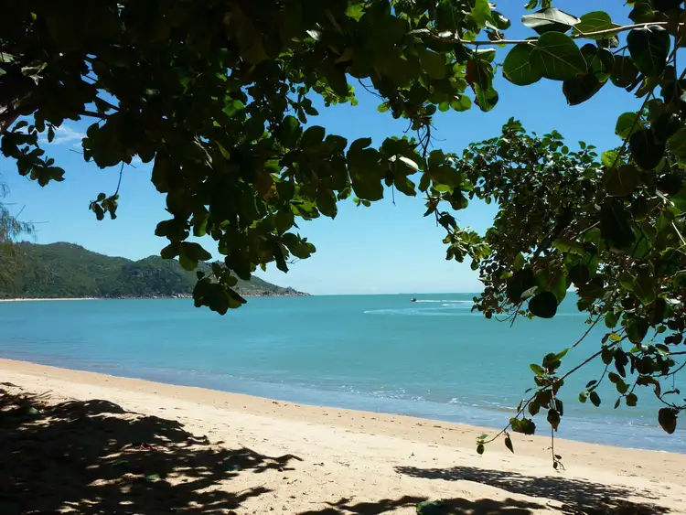 17 Pacific Drive, Magnetic Island QLD 4819