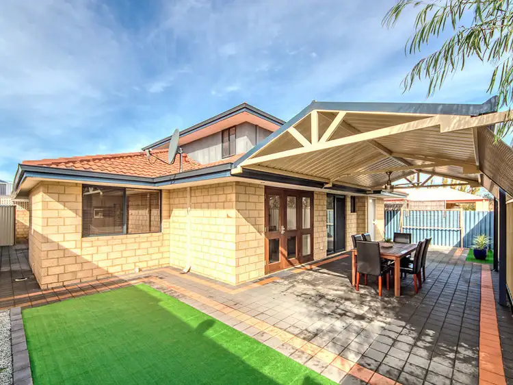 2/4 Lloyd Street, Cannington WA 6107