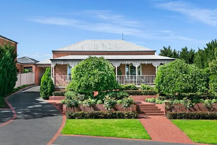 3 Lakewood Drive, Kennington VIC 3550