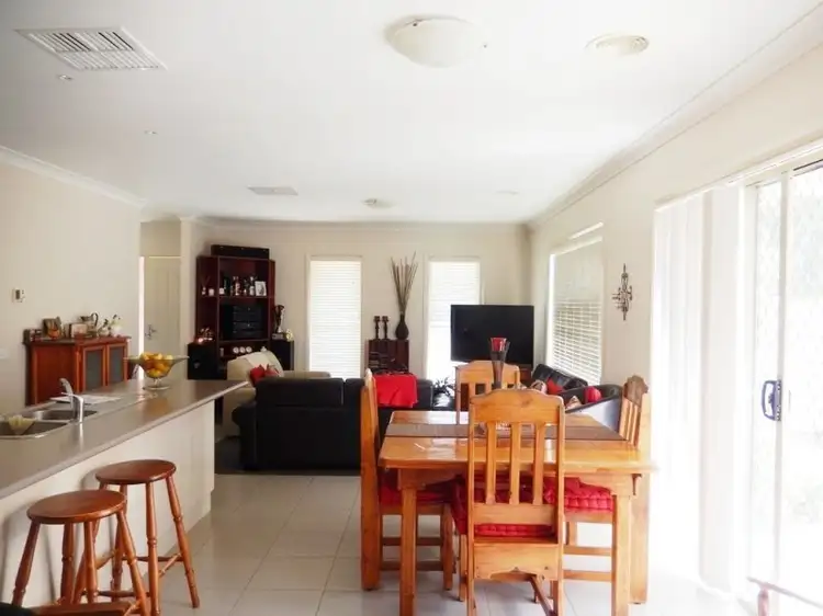 Third view of Homely unit listing, 1/58 Russell Street, Howlong NSW 2643