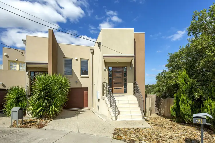 31 Laura Grove, Avondale Heights VIC 3034