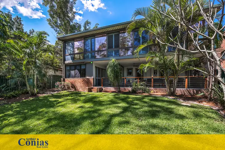 180 Burbong St, Chapel Hill QLD 4069