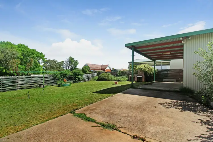 8 Park Street, Uralla NSW 2358