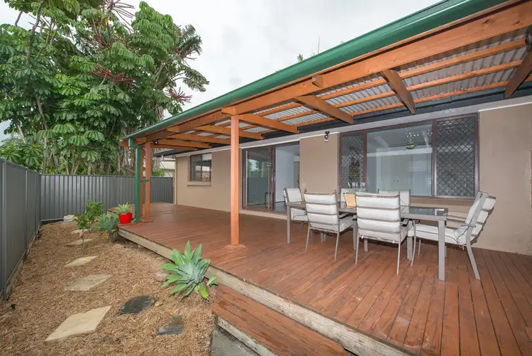 2/58 Blake Street, Southport QLD 4215