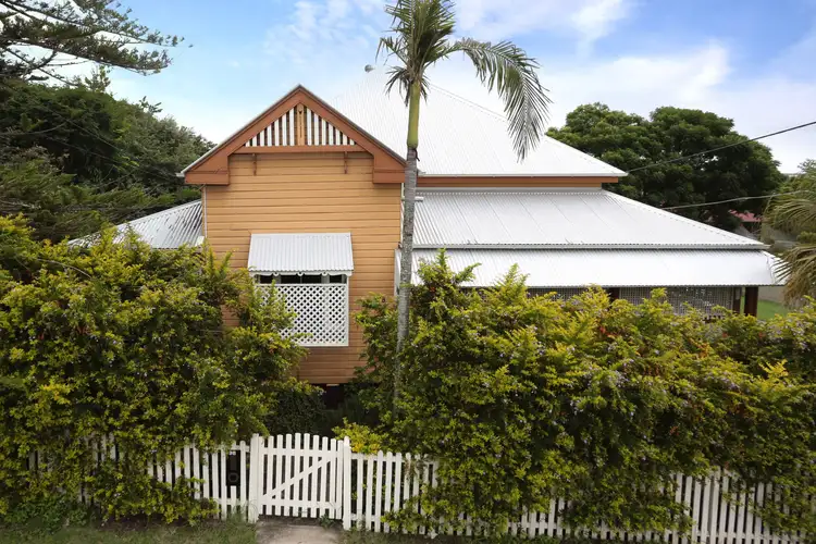 98 Chermside Rd, East Ipswich QLD 4305