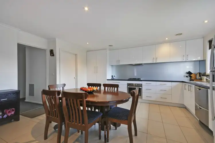Fifth view of Homely house listing, 2 Kevin Court, Traralgon VIC 3844