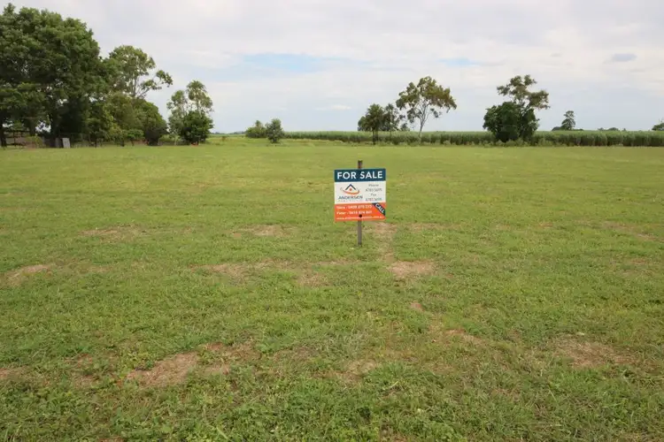 132 NUTTALL Road, Jarvisfield QLD 4807