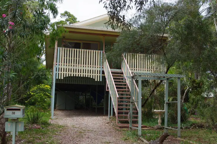 38 Blue Bay Crescent, Macleay Island QLD 4184