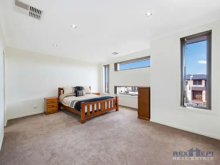 Sixth view of Homely house listing, 2 Freshfields Drive, Cranbourne North VIC 3977