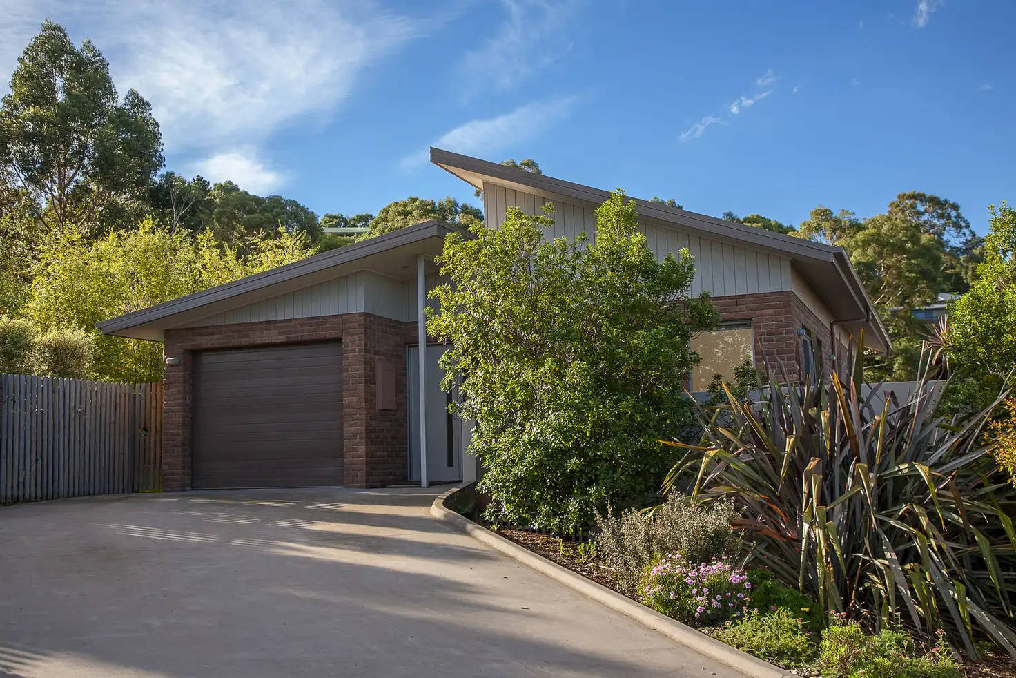 Main view of Homely townhouse listing, 3/10 Flagstaff Gully Rd, Lindisfarne TAS 7015