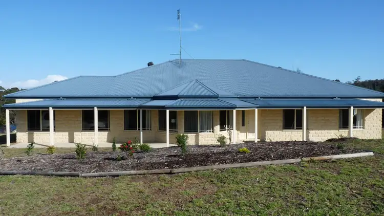 16 Albert Park Lane, Narooma NSW 2546