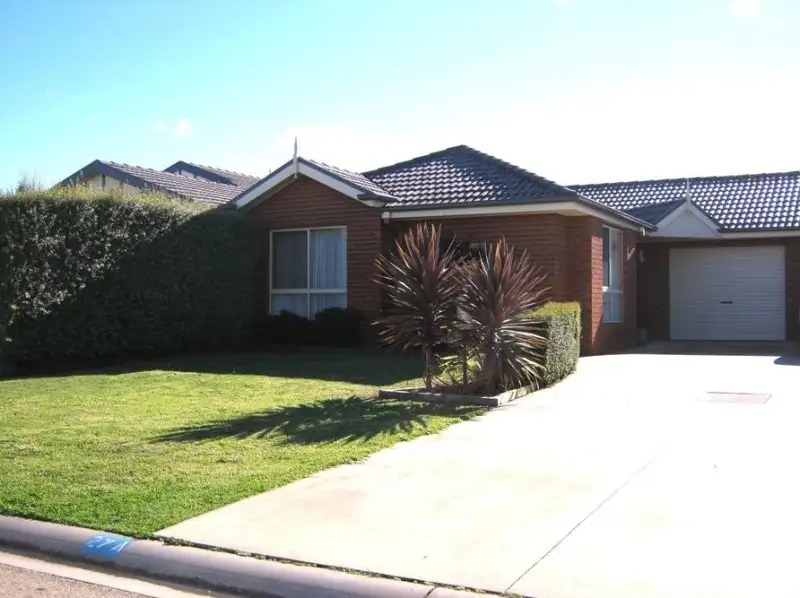 Main view of Homely unit listing, 27a Charlton Place, Bairnsdale VIC 3875