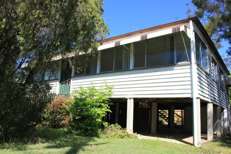 5A Thompson Street, Silkstone QLD 4304