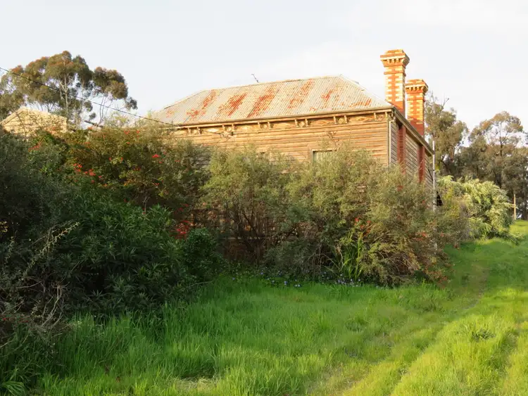 14 Pine St, Eaglehawk VIC 3556
