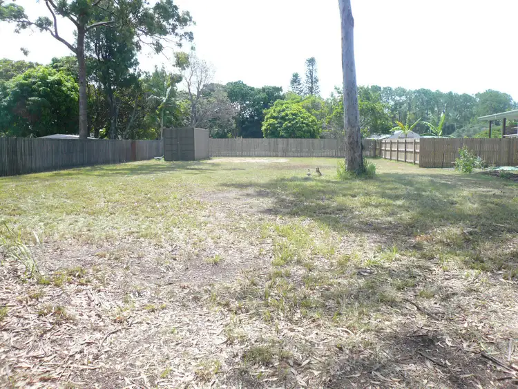 13 Mango Crescent, Macleay Island QLD 4184