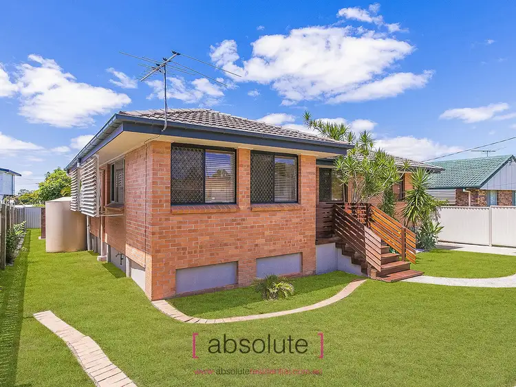 12 Monash Street
