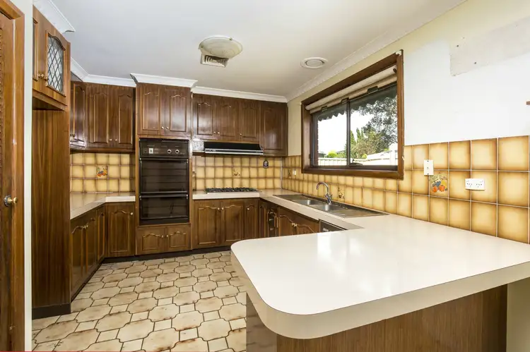 Fifth view of Homely house listing, 3 Clive Court, Avondale Heights VIC 3034