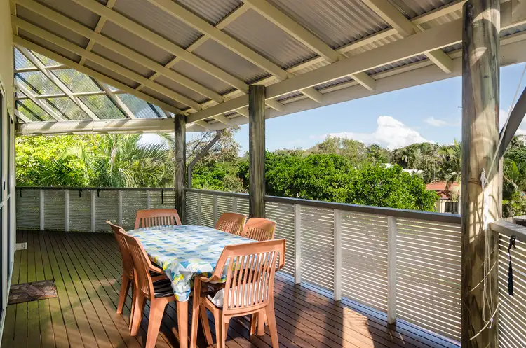 8 Driftwood Drive, Castaways Beach QLD 4567