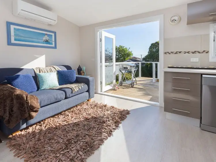 92 Third Avenue, Rosebud VIC 3939
