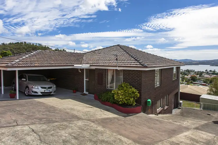 16 England Ave, Montrose TAS 7010