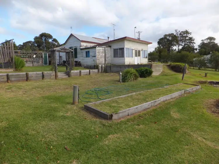 6 Damons Road, Bairnsdale VIC 3875