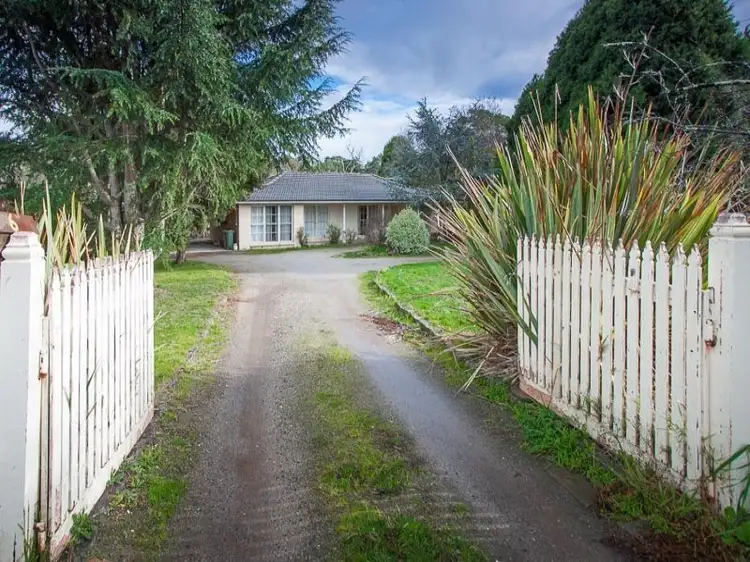 6 Beattie Court, Gisborne VIC 3437