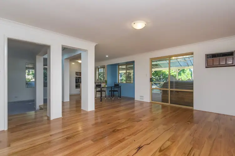 8 Fleetwood Cct, Woodvale WA 6026