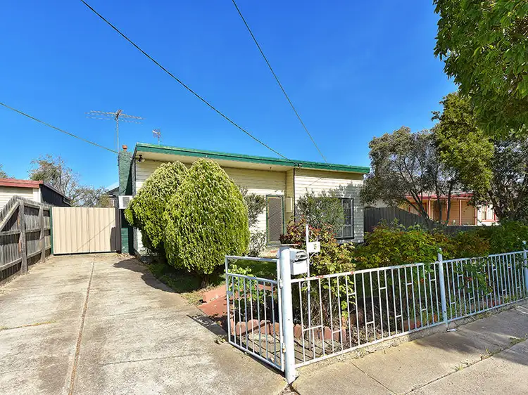 Main view of Homely house listing, 5 Hanley Street, Avondale Heights VIC 3034