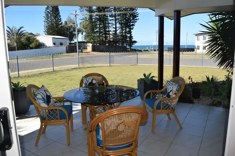 23 Scott St, Burnett Heads QLD 4670