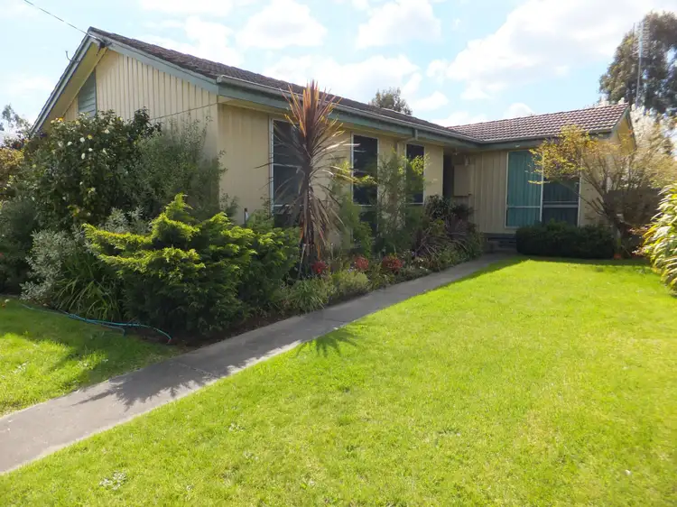 25 Cameron Crescent, Bairnsdale VIC 3875