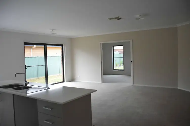 Sixth view of Homely house listing, 3 Lansdowne Court, Mooroopna VIC 3629