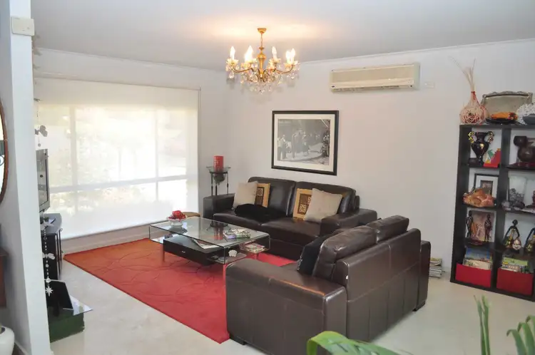 Second view of Homely house listing, 7 Leonis Court, Moe VIC 3825