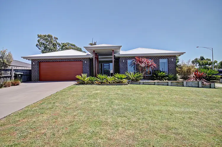97 Gatehouse Dr, Eastwood VIC 3875
