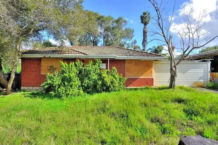 19 Tresidder Rd, Lockridge WA 6054