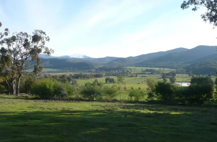 383 Nug Nug Road, Buffalo River VIC 3737
